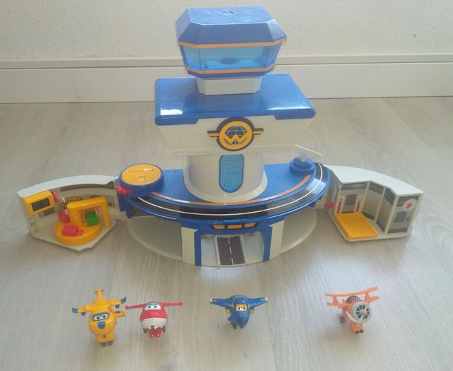 Estación superwings