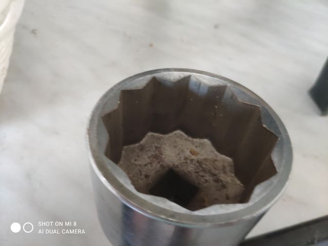 llave vaso hexagonal de 60 marca Irimo