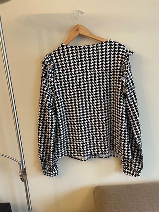 Blusa. SHEIN. Talla L.