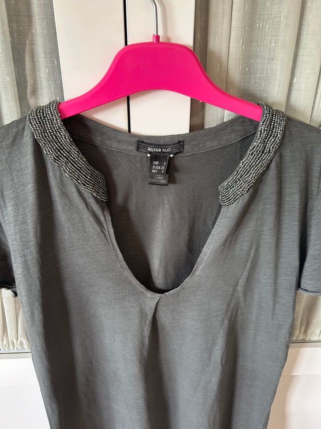 Bonita y estilosa camiseta Mango