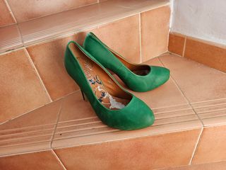 zapatos de tacón color verde