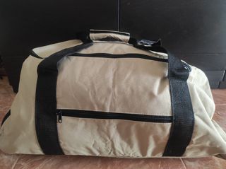 Macuto de viaje con dibujo de perro