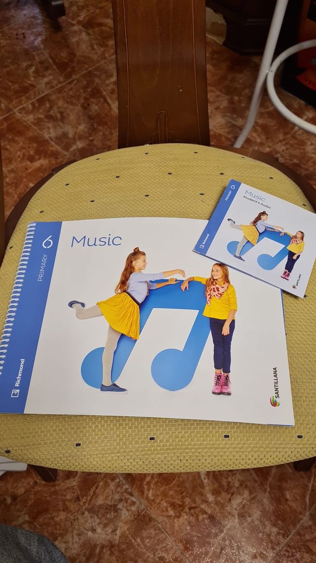 REGALO Libros de texto: varios libros sueltos.