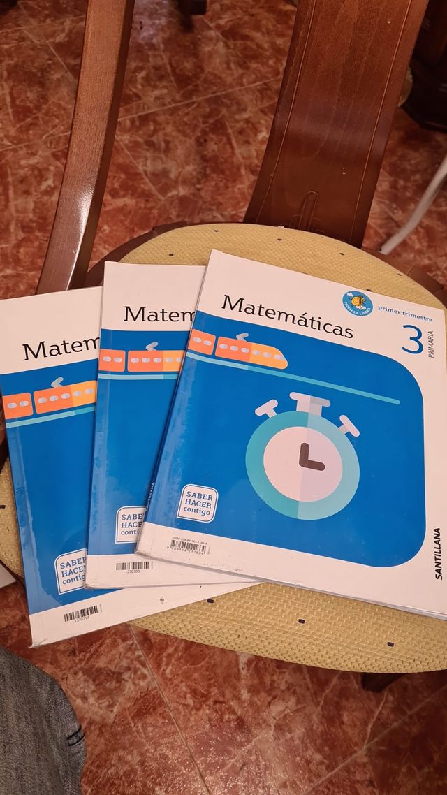 REGALO Libros de texto: varios libros sueltos.