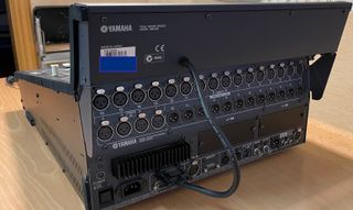 Mesa de mezclas digital Yamaha DM1000