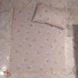 Set copertina e federa su richiesta