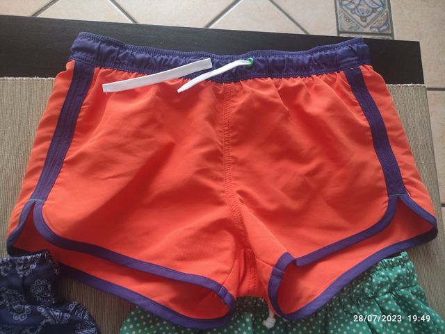 Lote de 4 bañadores niño.8-10 años