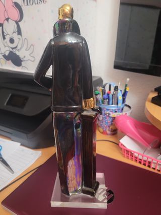 Figura de oro y plata de ley
