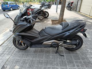 Kymco AK 550