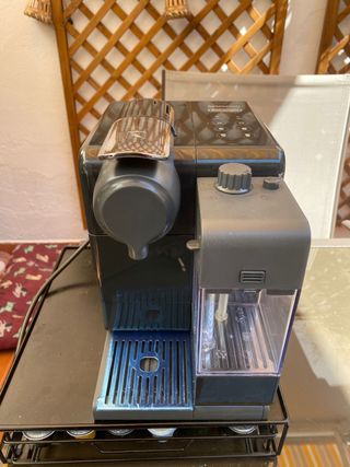 Cafetera NESPRESSO delonghi Lattissima Touch