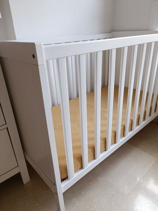 Cuna cama ikea+colchón+funda protección 