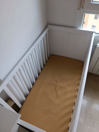 Cuna cama ikea+colchón+funda protección 