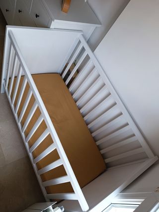 Cuna cama ikea+colchón+funda protección 