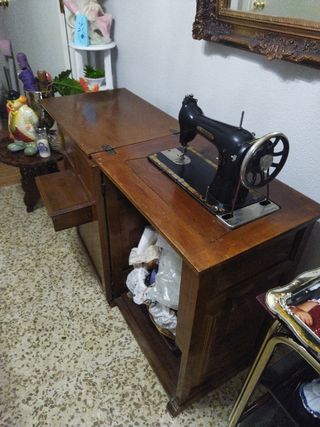 Coleccionismo  y antiguedadesMaquina de coser .