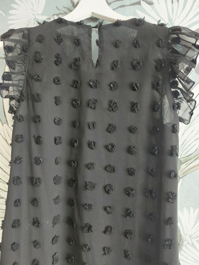 Vestido marca Wild Ponny. Relieves de circulos. S