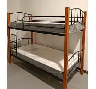 Litera madera y forja con colchones