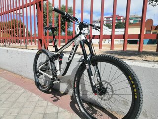 bicicleta enduro Trek Slash 7