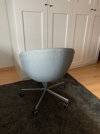 Silla con ruedas gris Ikea Skruvsta 