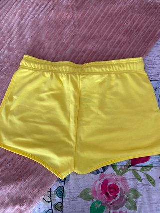 Pantalón corto