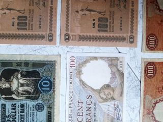 Lote A 20 billetes extranjeros