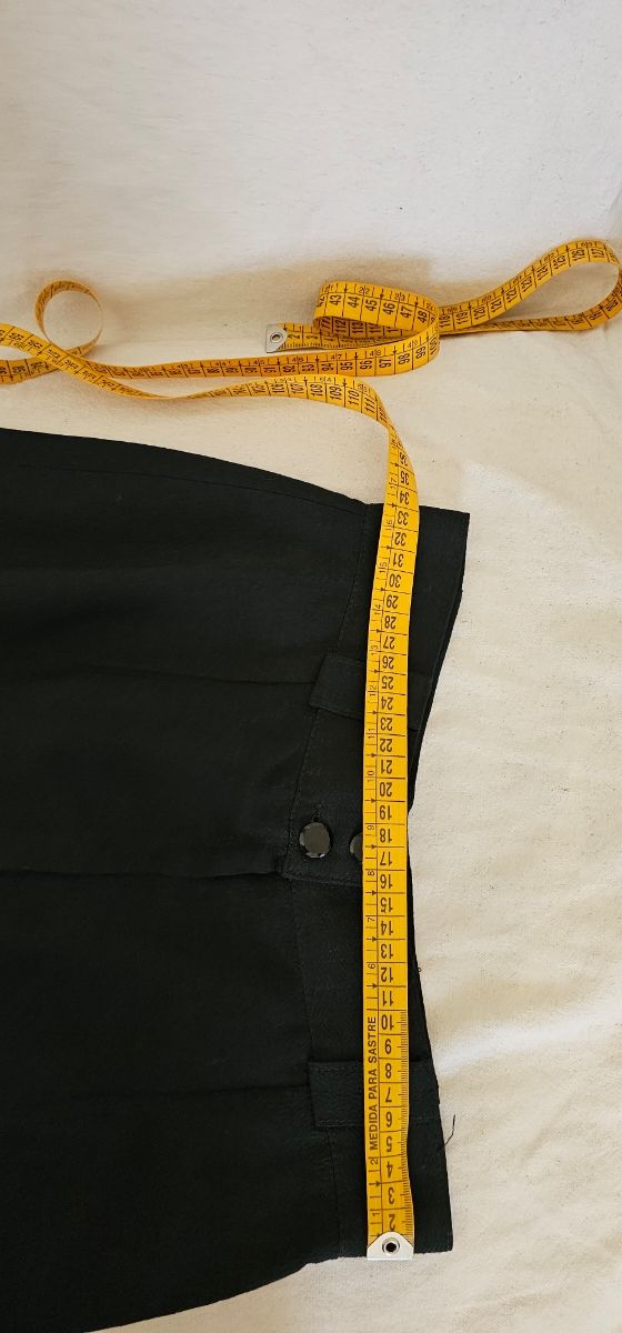 Falda negra espectacular