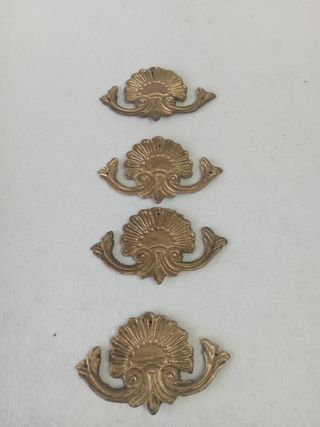 Adornos de bronce