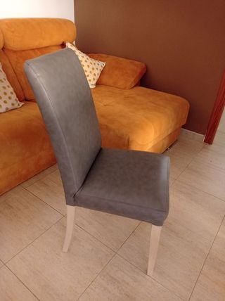 4 Sillas de piel gris