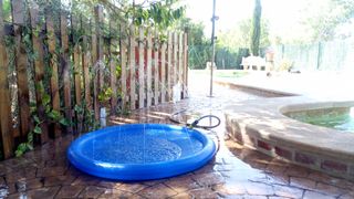 Piscina de chorros para perros.