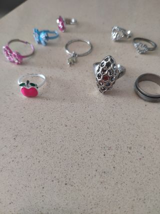 Lote de Anillos de bisutería.