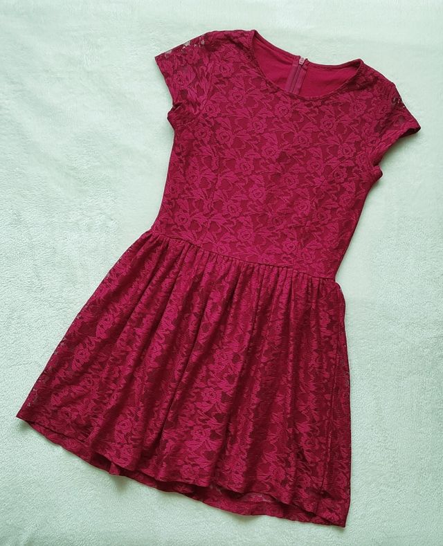 Vestido granate para niña