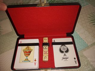 Estuche Dos juegos cartas y dados poker