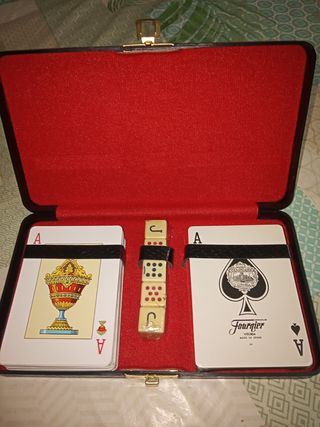 Estuche Dos juegos cartas y dados poker