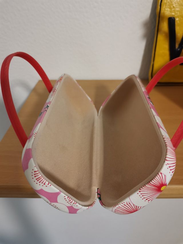 Custodia per occhiali nuova