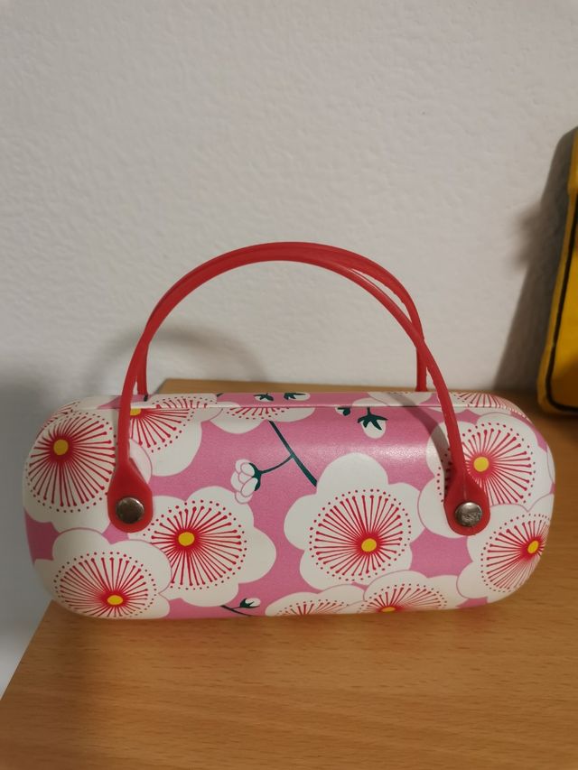 Custodia per occhiali nuova