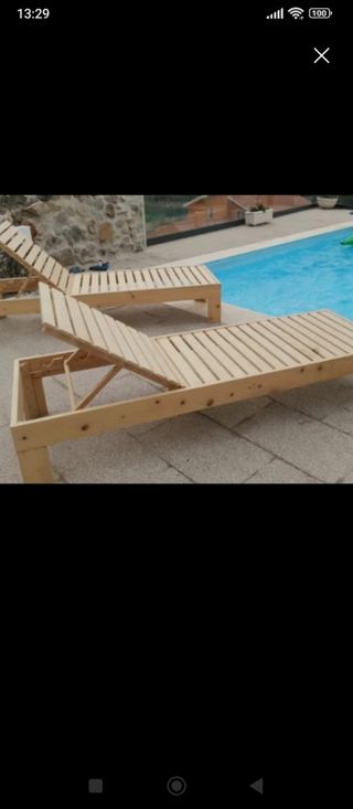 Lettini da spiaggia. Realizzato in legno e pallet.