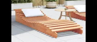 Tumbonas de playa. Echas de madera y de palet.