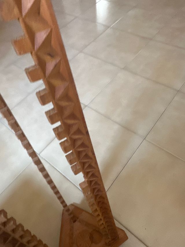 Soporte para CDs de madera