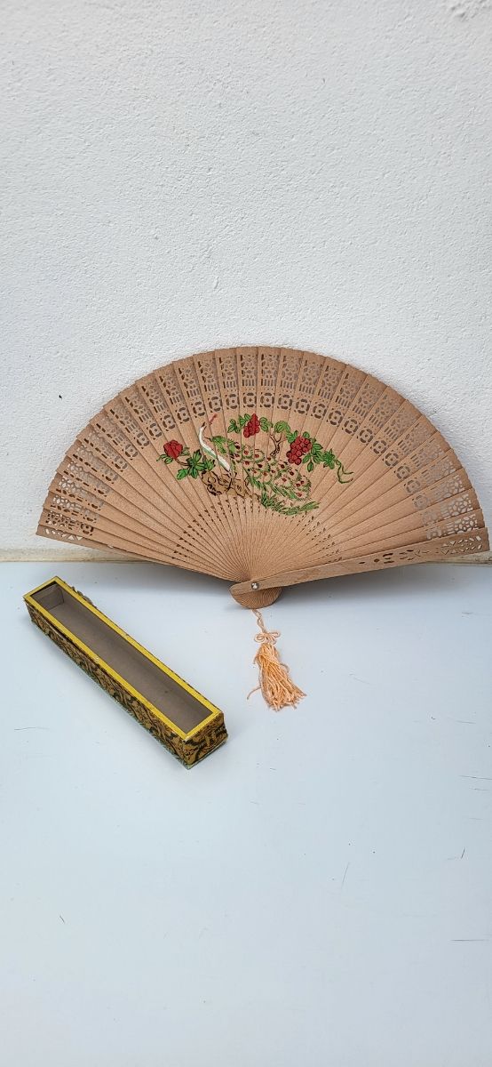 Abanico japones madera pintado