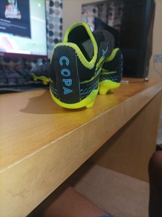 BOTAS DE FUTBOL