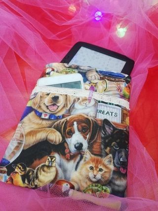 FUNDA LIBRO ELÉCTRONICO "PERROS Y GATOS"