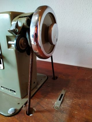 Máquina de coser antigua