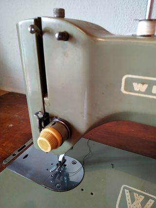 Máquina de coser antigua