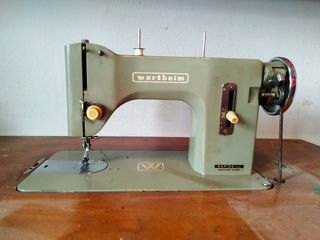 Máquina de coser antigua