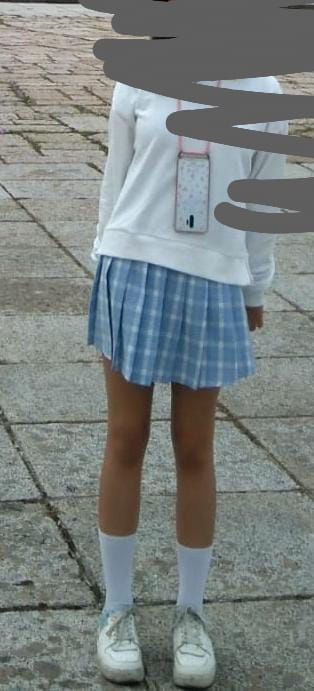 minifalda plisada azul importada