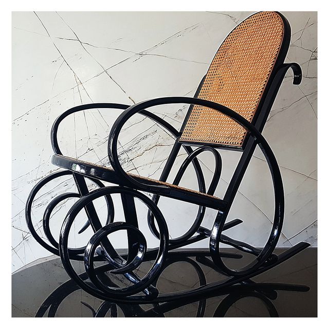 mecedora de rejilla de ratan