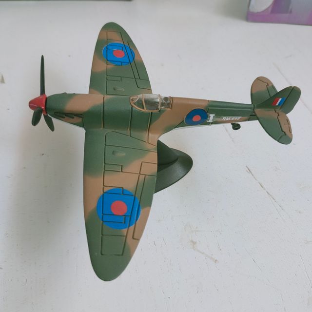 Aereo Spitfire Maisto Flyers 1:72