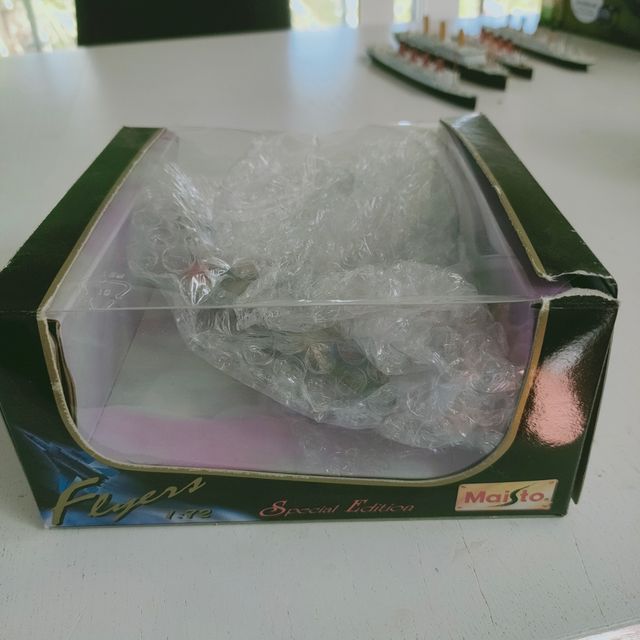 Aereo Spitfire Maisto Flyers 1:72