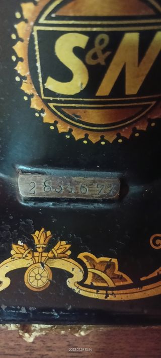 Antigua Máquina de coser Naumann