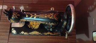 Antigua Máquina de coser Naumann