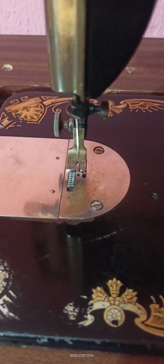 Antigua Máquina de coser Naumann